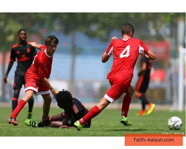 秘鲁队锋线表现稳健，状态回暖引发关注